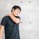 肩こりを治すヨガ「実体験から３つのポーズを紹介」